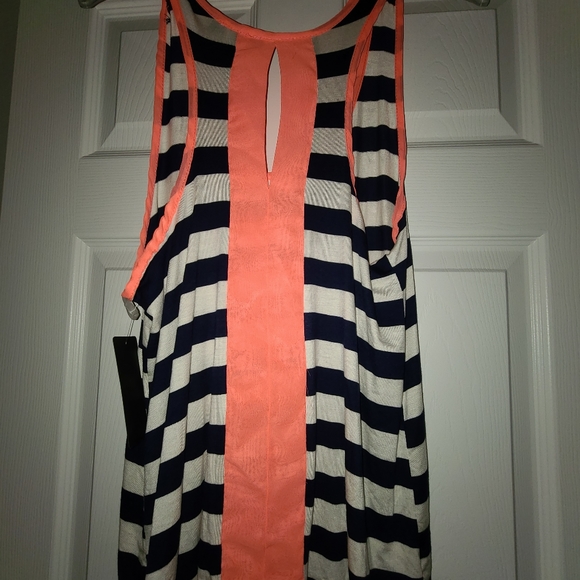 Top - Picture 3 of 5